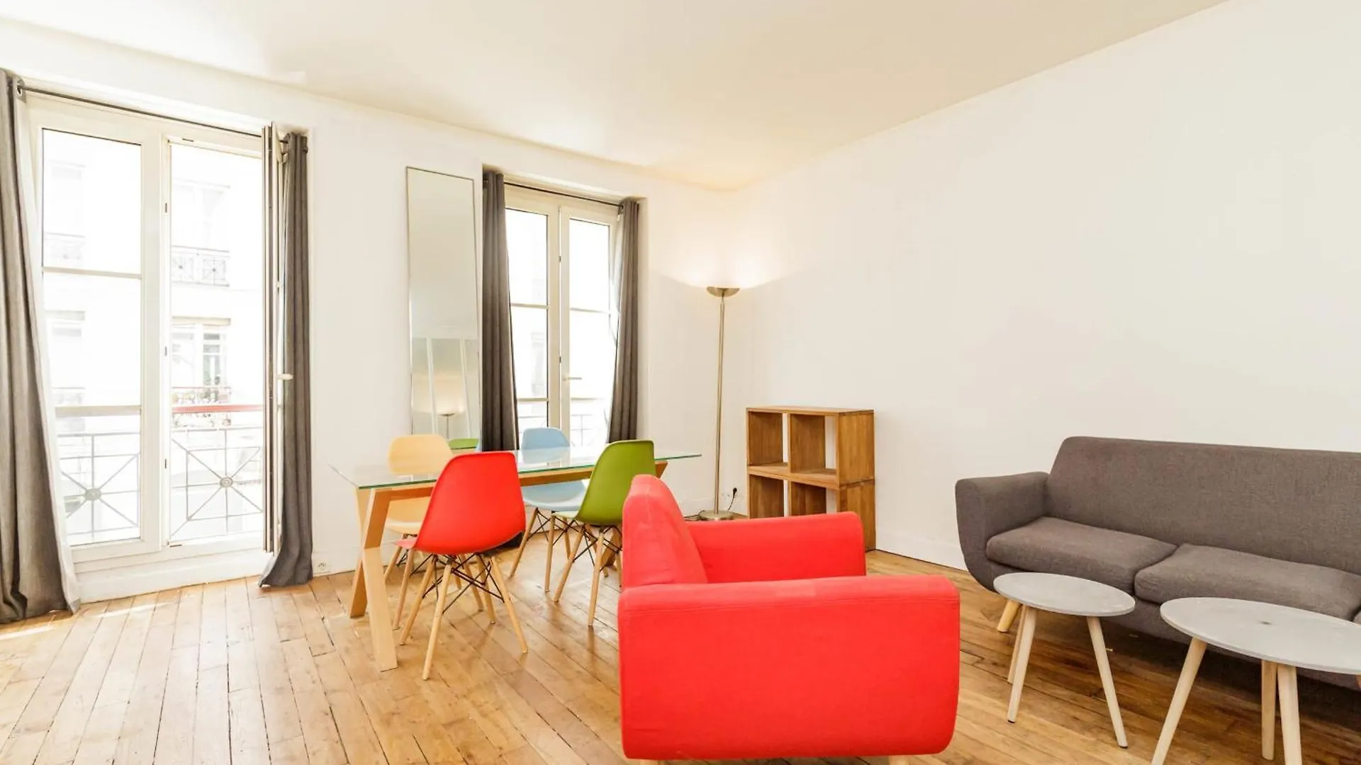 Spacious Apartment In 11Eme Paris 0*,